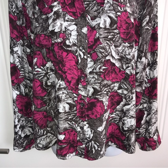 🔴 4/$15 Rock & Republic pink black white floral ls button up shirt sz M in EUC - Picture 4 of 15